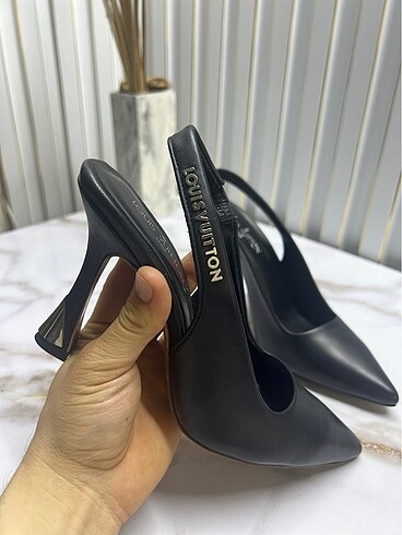 Louis Vuitton Louıs vuıtton siyah topuklu ayakkabı hakiki deri