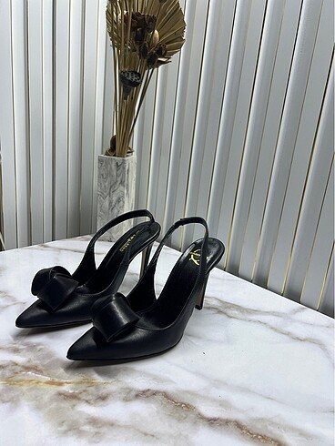 Siyah hakiki deri stiletto