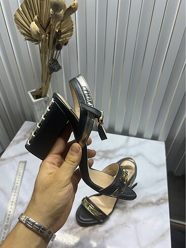 37 Beden Siyah Gucci sandalet