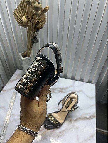 37 Beden siyah Renk Siyah Gucci sandalet