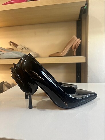 Valentino Siyah rugan hakiki deri stiletto