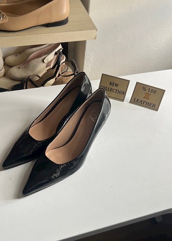 Siyah Rugan Stiletto Kadın Ofis Ayakkabısı