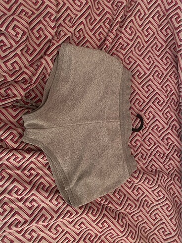 Bershka Kisa gri sort