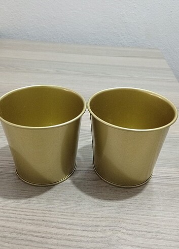 Gold saksı