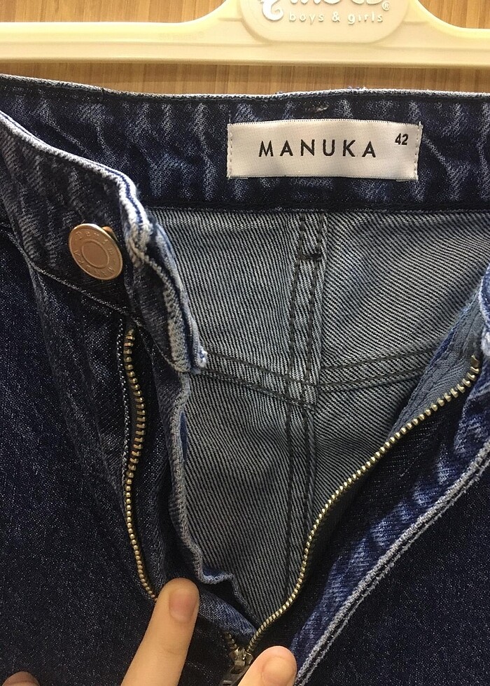 Manuka markalı kot pantolon - Görsel 4