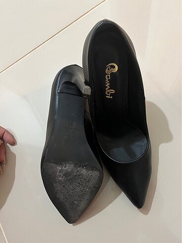 37 Beden Stiletto