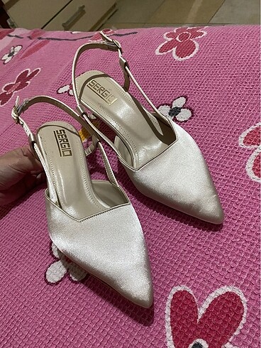 saten stiletto