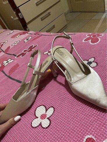 37 Beden saten stiletto