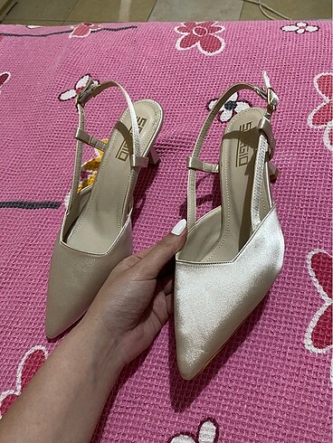 Zara saten stiletto