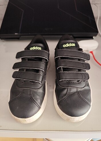 29 Beden siyah Renk Adidas erkek çocuk spor ayakkabı 