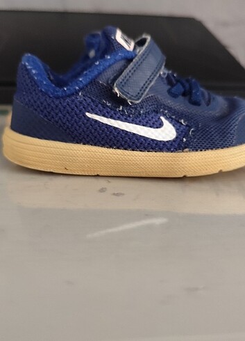 25 Beden Nike erkek çocuk spor ayakkabı 