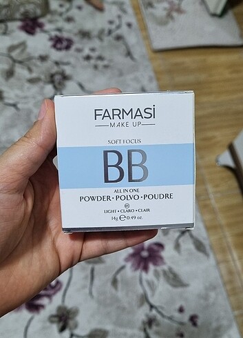 Farmasi bb pudra 