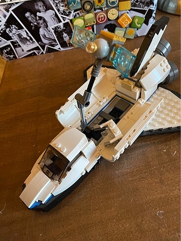 Beden Lego uzay gemisi 3 in 1 kitapçıkları vardır