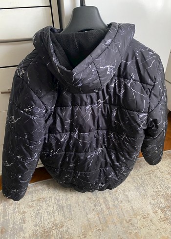 Siyah Desenli Erkek Çocuk Mont - Görsel 2