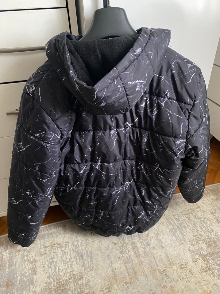 Siyah Desenli Erkek Çocuk Mont - Görsel 2