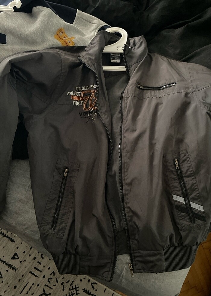 İnce yağmurluk mont - Görsel 3