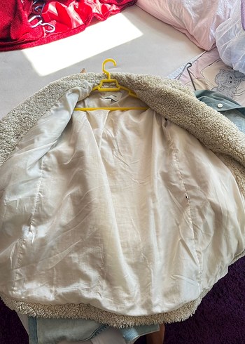 Stradivarius Bej Yünlü Kürk Detaylı Midi Kadın Kaban