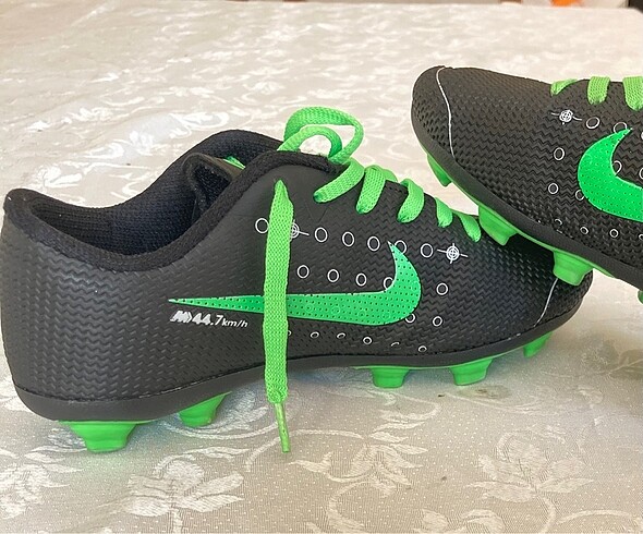 Adidas ERKEK ÇOCUK KRAMPON HALISAHA DİŞLİ