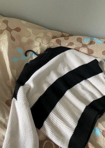 Gri Beyaz Çizgili Örgü Kadın Kazak - Görsel 2