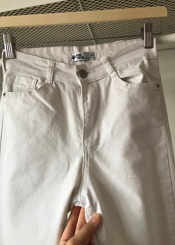 Beyaz İspanyol Paça Kot Pantolon - Görsel 4