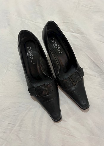 Kadın Siyah Deri Tokalı Stiletto