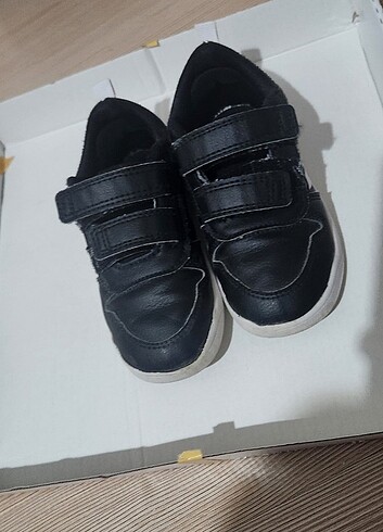 25 Beden siyah Renk Adidas çocuk ayakkabı 