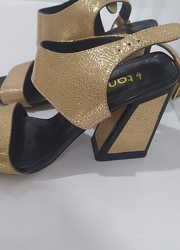 37 Beden altın Renk Kemal Tanca Topuklu Ayakkabı 