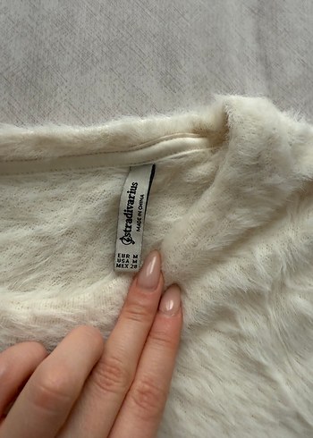 Beyaz Uzun Kollu Tüylü Kadın Kazak - Görsel 2