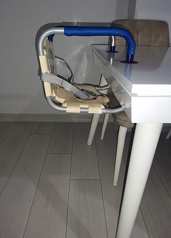Beden Portatif Vantuzlu mama sandalyesi