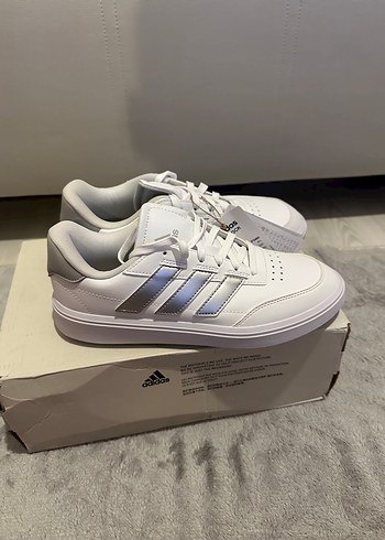Adidas Adidas Beyaz Courtblock Spor Ayakkabı
