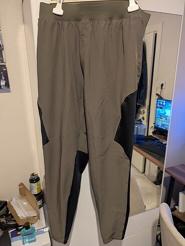 Under armour L beden esofman alti