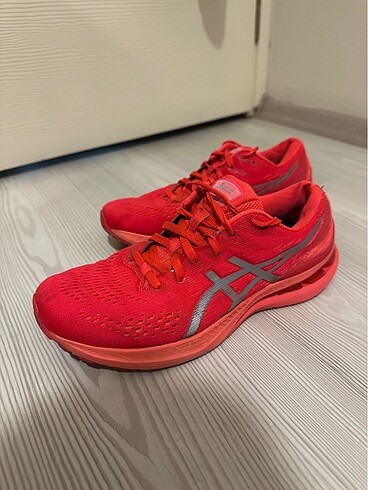Asics Gel Kayano 28 Lite Show