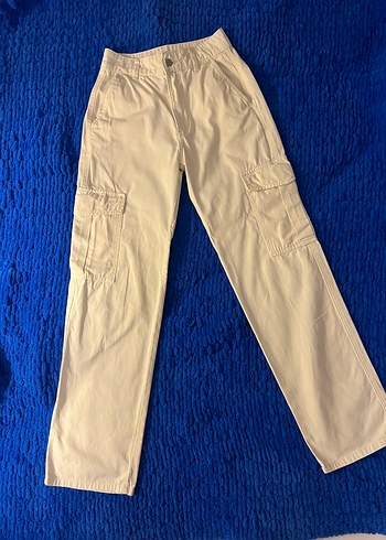 Beyaz Düğmeli Kadın Kargo Pantolon - Görsel 3