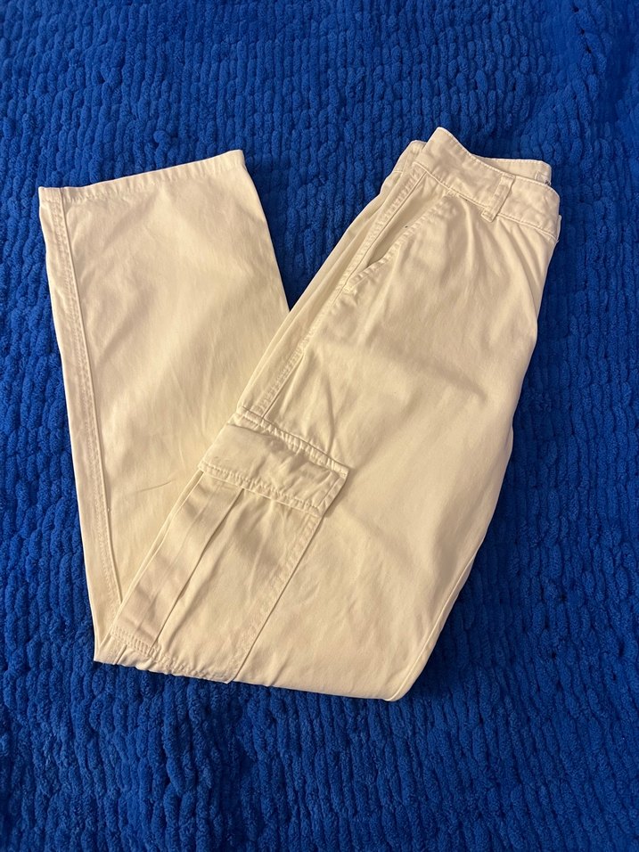 Beyaz Düğmeli Kadın Kargo Pantolon - Görsel 5