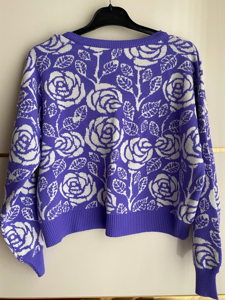 Mor Çiçek Desenli Kadın Kazak - Görsel 2