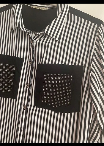 Düğmeli Siyah Beyaz Çizgili Kadın Gömlek - Görsel 3