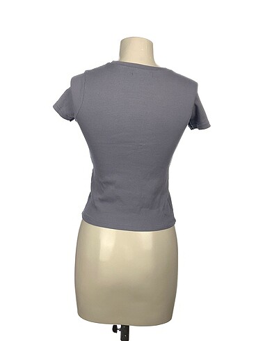 l Beden Pull and Bear T-shirt %70 İndirimli.