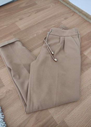 Bej Kemerli Kadın Kumaş Pantolon