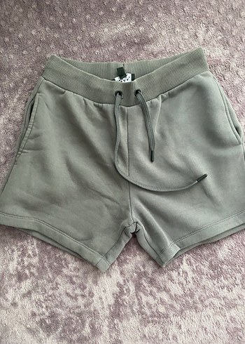 Gri Rahat Kesim Mini Şort