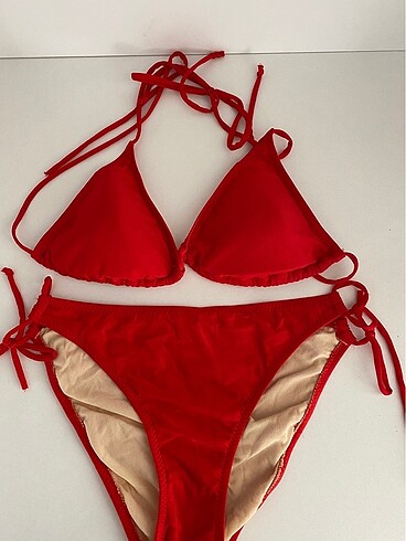 Kırmızı bikini