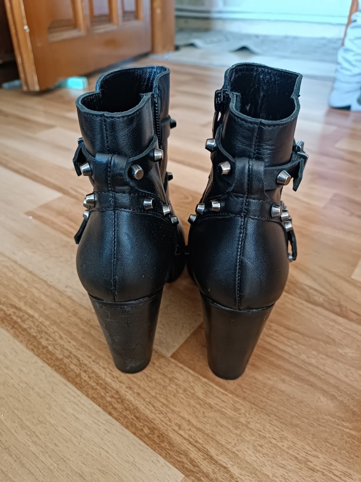 Siyah Deri Gotik Tokalı Kadın Bot - Görsel 5