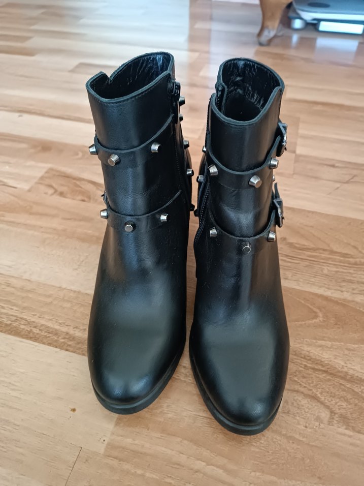 Siyah Deri Gotik Tokalı Kadın Bot - Görsel 2