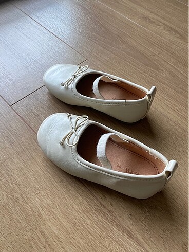22 Beden beyaz Renk Zara Kız Ayakkabısı 22 Numara