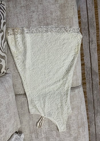 Nakışlı Beyaz elbise - Görsel 3