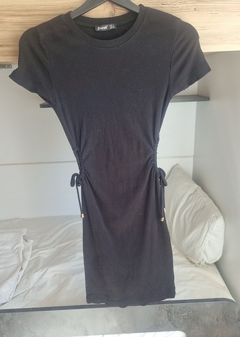 Siyah pencere Detaylı Kısa Kollu Midi Elbise