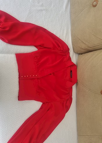 Kırmızı Düğmeli V Yaka kadın bluz