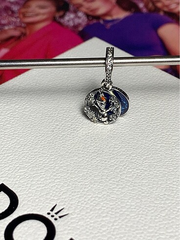 PANDORA Frozen OLAF Charm