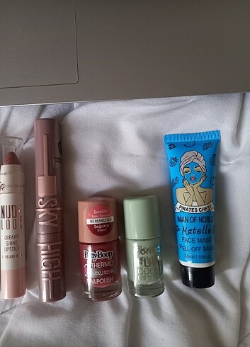 Beden bordo Renk Dudak kalemi ruj lipgloss