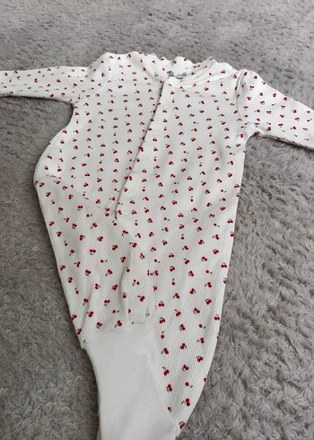 ayakları çoraplı tulum - Görsel 2