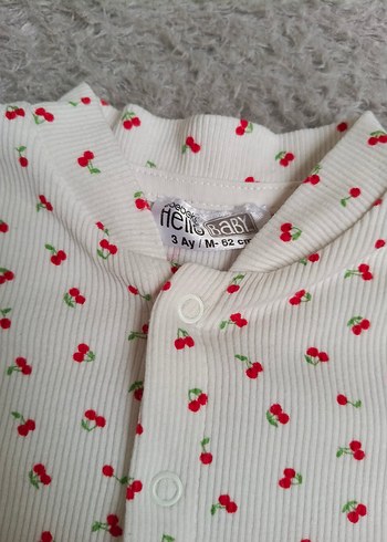 ayakları çoraplı tulum - Görsel 3